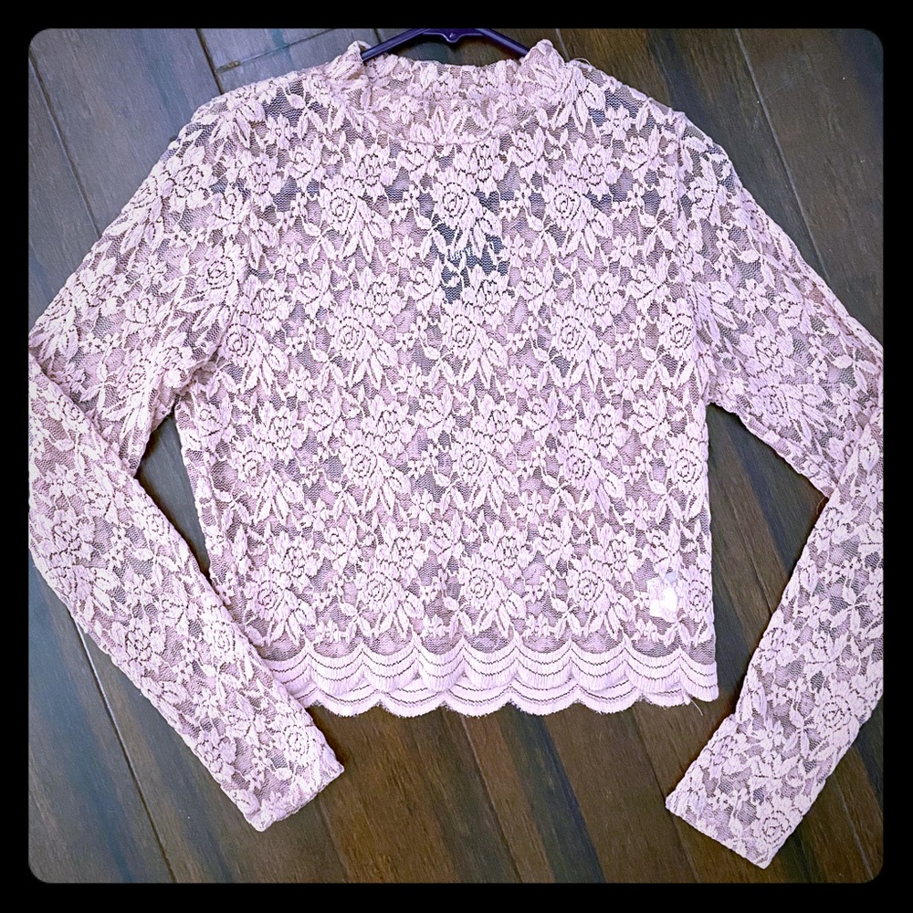 Long sleeve lace crop top